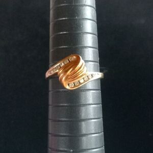 10k Gold Diamond Swirl Ring 12 Diamonds Size 6.75  Solid 10k Gold  PRICE FIRM